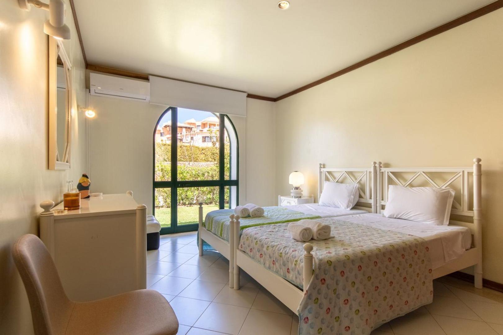 Tac - Vila Tina Vilamoura クアルテイラ エクステリア 写真